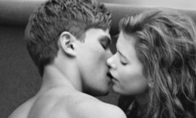 Καλοκαίρι χωρίς άδεια; Τι γνώμη έχεις για το σεξ στο γραφείο;