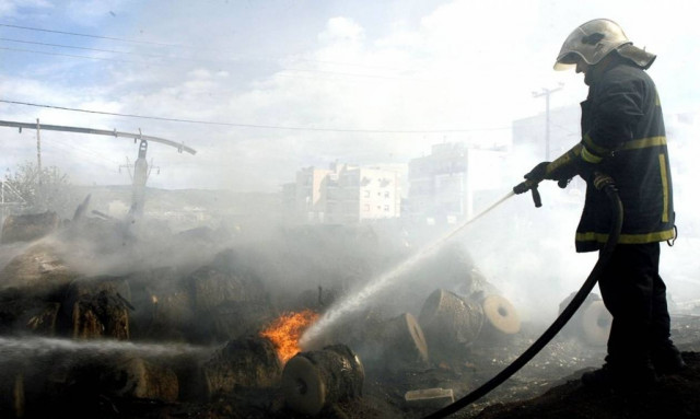Πυρκαγιά σε ψυγείο - νταλίκα στην εθνική οδό Κορίνθου - Πατρών