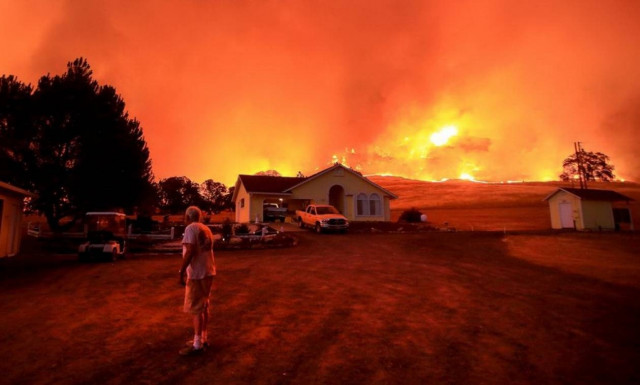 «Κόλαση» φωτιάς στις δυτικές πολιτείες των ΗΠΑ