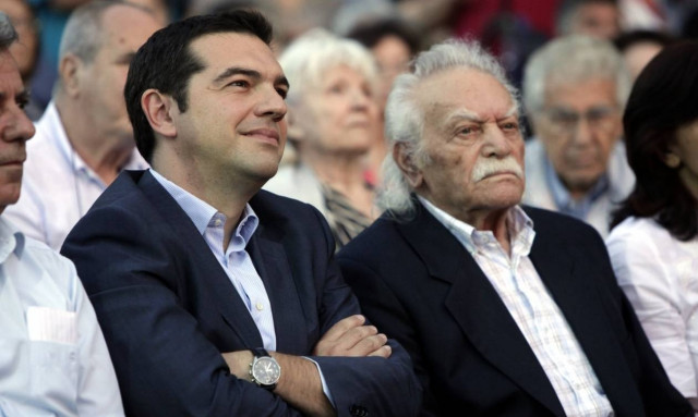 Μ. Γλέζος: Αλλοπρόσαλλη και παραπαίουσα στρατηγική της κυβέρνησης Μαξίμου