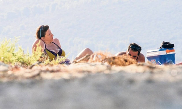 Ζωή Κωνσταντοπούλου: Νέες φωτογραφίες από τις διακοπές της με τον σύζυγό της