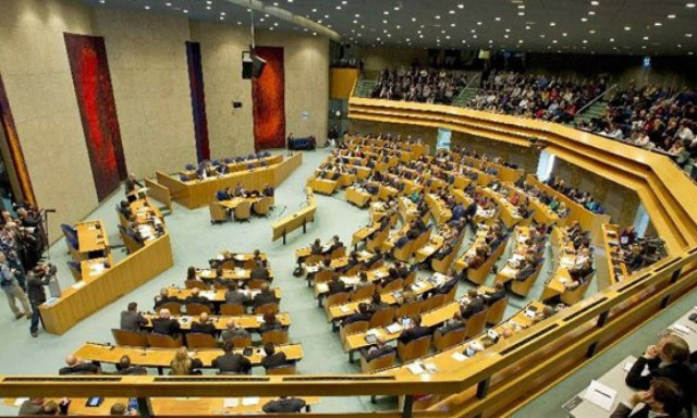 Πολιτικό θρίλερ στην Ολλανδία για το ελληνικό πρόγραμμα