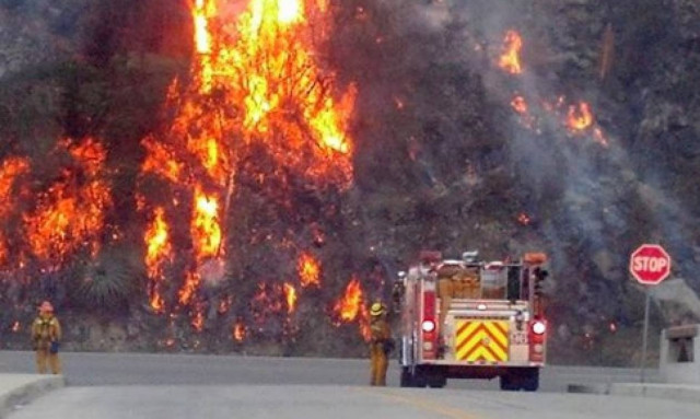 ΗΠΑ: 30.000 πυροσβέστες στη μάχη εναντίον των πύρινων μετώπων