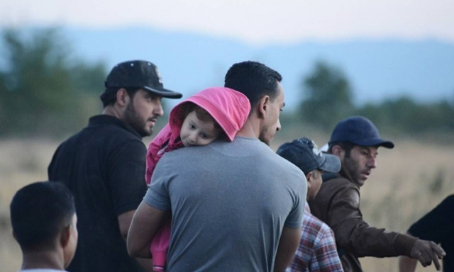 Migrant arrivals at EU borders reach record high