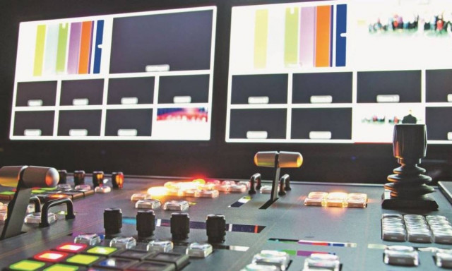 Όνειρο θερινής νυκτός ο πόλεμος με τους νταβατζήδες!