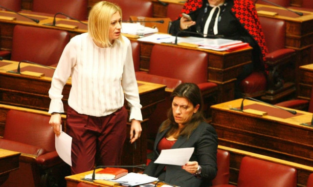 Όταν η Ραχήλ και η Ζωή «στόλισαν» τον Τσίπρα