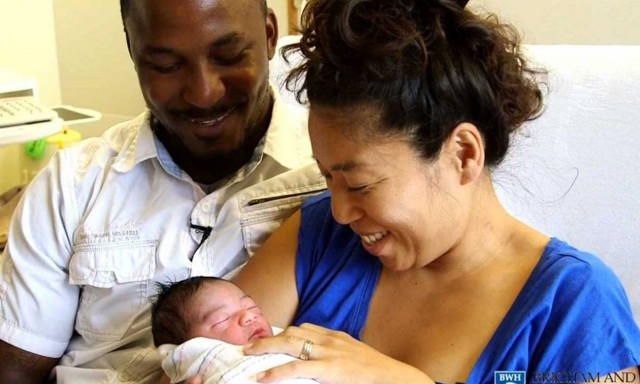 Το’ ριξε στο χορό στο παρά πέντε της γέννας… (video)