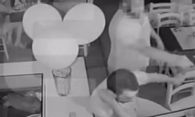 Συγκλονιστικό βίντεο:  Η στιγμή που η βεντέτα μετατράπηκε σε απόπειρα δολοφονίας στα Χανιά