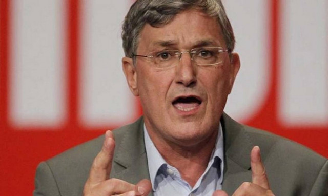 «Οι θεσμοί δεν διαθέτουν δημοκρατική νομιμοποίηση»