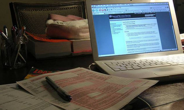 Έως και την Κυριακή 30 Αυγούστου η υποβολή των φορολογικών δηλώσεων