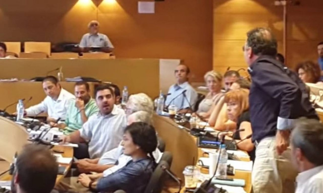 Επεισόδιο μεταξύ Μπουτάρη-Ματθαιόπουλου στο δημοτικό συμβούλιο (video)