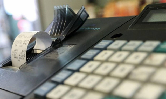 Προπηλάκισαν εφοριακούς στη Μύκονο - Αδήλωτες ταμειακές στη Λακωνία