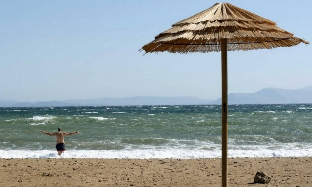 Με ισχυρά μελτέμια και λιακάδα ο καιρός της Τετάρτης (pics)