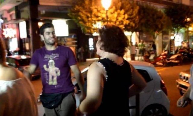 Καβάλα: Επίθεση με αυγά και βαρύτατους χαρακτηρισμούς σε Λαπαβίτσα και Τσανάκα από πολίτη (video)