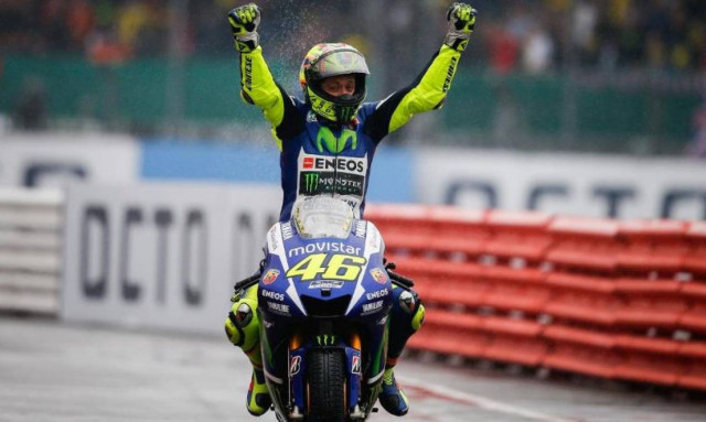 MotoGP Grand Prix Βρετανίας: Ο Rossi σέρβιρε το τσάι (photos)