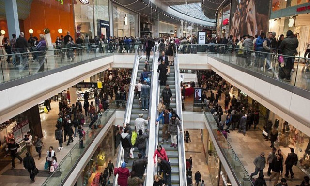 Κάμψη του όγκου πωλήσεων στο λιανικό εμπόριο