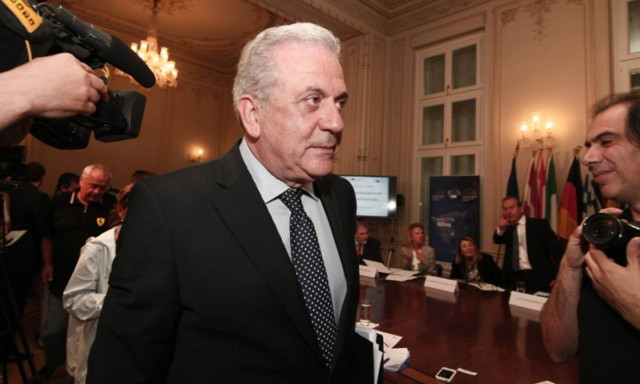 Αβραμόπουλος: Η ΕΕ θα βοηθήσει την Ουγγαρία στο μεταναστευτικό