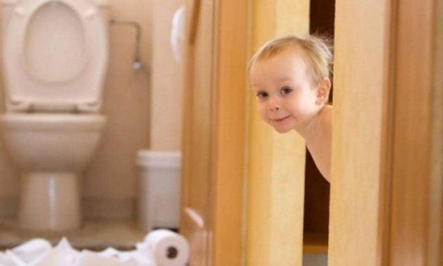 Παιδί και δυσκοιλιότητα: 5+2 λύσεις για να την αντιμετωπίσετε