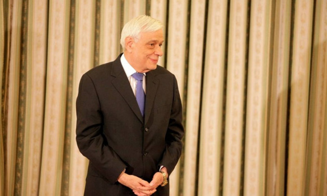 Τηλεφωνική επικοινωνία Παυλόπουλου – Ολάντ για το μεταναστευτικό