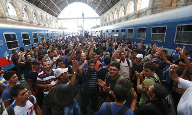 Aυστρία: Δέχθηκε 3.650 πρόσφυγες σε μια μέρα - Καλεί τη Γερμανία να αποσαφηνίσει τη στάση της