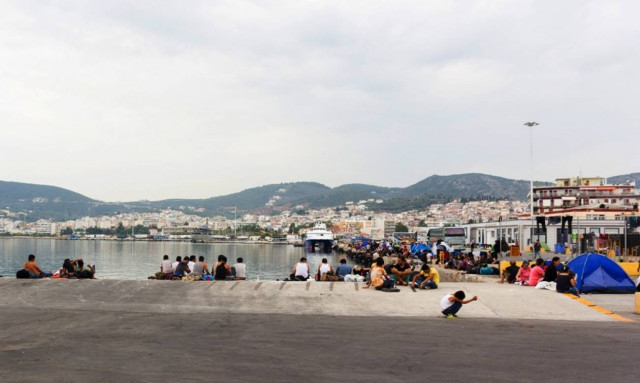 Περίπου 200.000 πρόσφυγες και μετανάστες έχουν διέλθει από τα ελληνικά νησιά