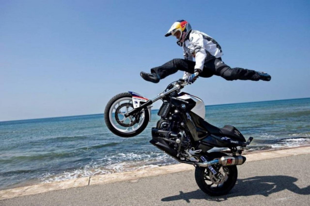 Μοτοσυκλέτα: Ο Chris Pheifer κρεμά το κράνος του (Photos)