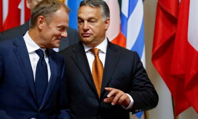 Τουσκ: Να κατανεμηθούν δίκαια στην ΕΕ τουλάχιστον 100.000 πρόσφυγες