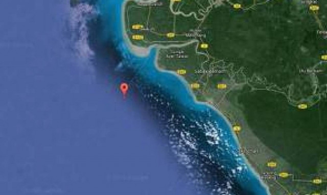 Μαλαισία: Ανατράπηκε πλεούμενο με 100 επιβαίνοντες