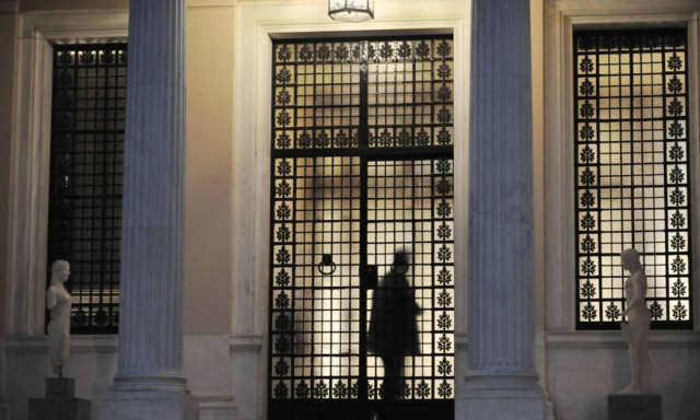 Πολιτικοί - στρουθοκάμηλοι ζητούν ψήφο: Τι θα φέρει η επόμενη ημέρα