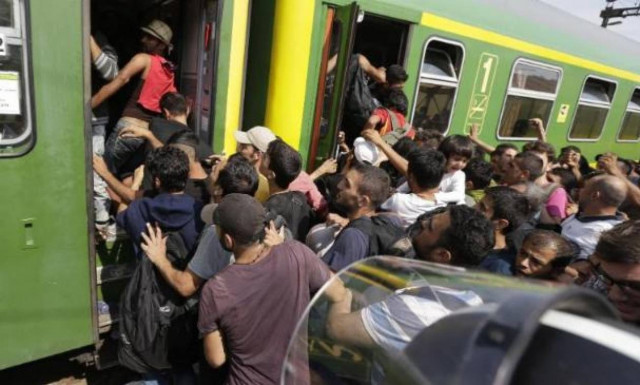 Ουγγαρία: Ακτιβιστές οργανώνουν οχηματοπομπή λεωφορείων για την ασφαλή μεταφορά προσφύγων