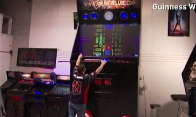 Ρεκόρ Γκίνες για το μεγαλύτερο ηλεκτρονικό παιχνίδι (video)