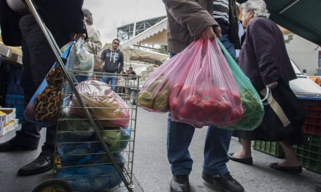 Συρρίκνωση της οικονομικής δραστηριότητας προβλέπει η Eurobank