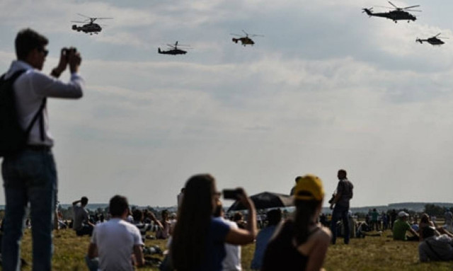 Εκθεση αεροπλάνων με σύγχρονες στρατιωτικές τεχνολογίες στη Ρωσία
