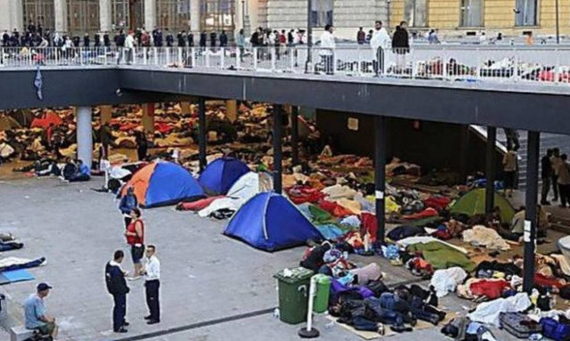 «Κόλαση» στη Βουδαπέστη, χτύπησαν πρόσφυγες! (video)