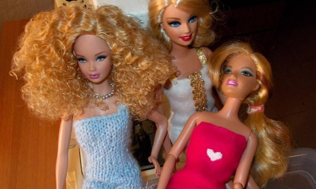 Γιατί δεν πρέπει τα κορίτσια να παίζουν με κούκλες;