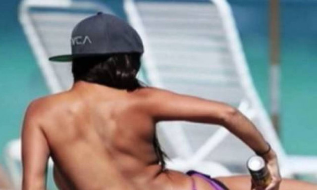 Topless προσέφερε εγκεφαλικά! (photos)