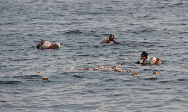 Μαλαισία: Τους 50 έφθασαν οι νεκροί από το ναυάγιο - Βρέθηκε ένας επιζών