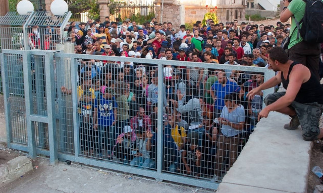 Εκρηκτικό το κλίμα στη Μυτιλήνη-Εγκλωβισμένο παραμένει πλοίο που θα μετέφερε μετανάστες στον Πειραιά