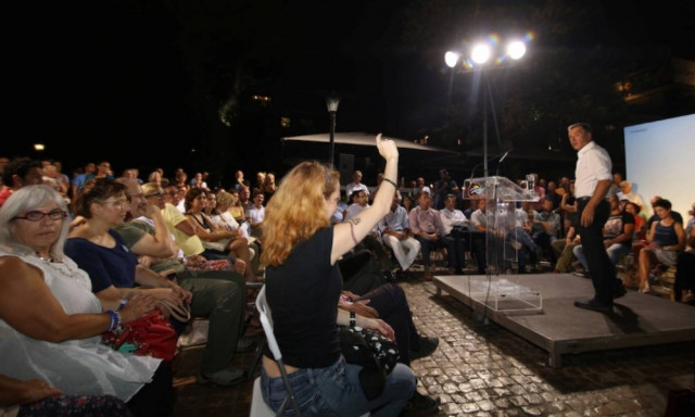 Θεοδωράκης: Μιλάει το πλουσιόπαιδο ο Τσίπρας για λαϊκισμό