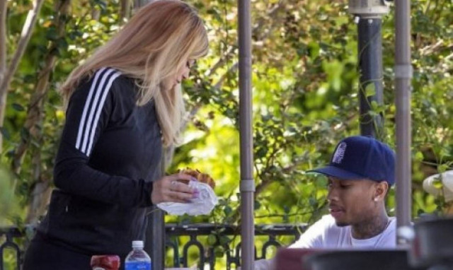 «Πιάσαμε» το διάσημο αγαπημένο ζευγάρι σε ένα όχι και τόσο ρομαντικό ραντεβού!