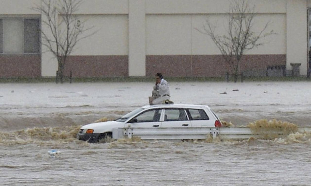 Ιαπωνία: Καταστροφικές πλημμύρες - Αγνοούνται 2 άνθρωποι (video)