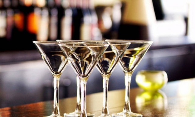 Πιερία: Έκλεβαν ποτά από σούπερ μάρκετ και... τα εφοδίαζαν το μαγαζί τους!