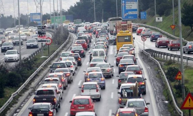 Θεσσαλονίκη: Μποτιλιάρισμα χιλιομέτρων στην Περιφερειακή οδό