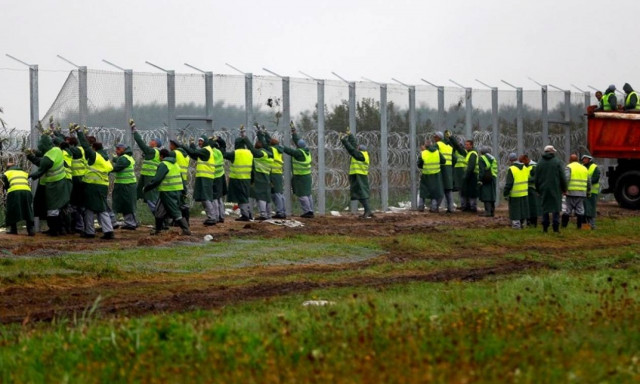 Έκλεισε αυτοκινητόδρομος στην Αυστρία για πρόσφυγες από την Ουγγαρία