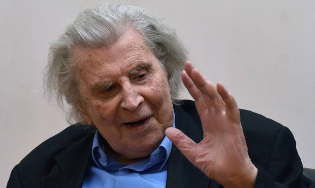 Μίκης Θεοδωράκης: Εκλογές - διακωμώδηση της Δημοκρατίας