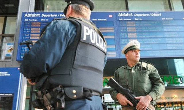 Γερμανία: Εκατοντάδες αστυνομικοί στα σύνορα με την Αυστρία για τους πρόσφυγες