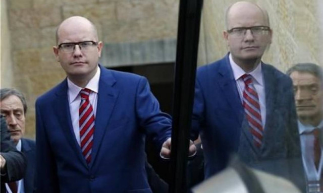 Ο Τσέχος πρωθυπουργός απορρίπτει τις υποχρεωτικές ποσοστώσεις της ΕΕ για τους πρόσφυγες