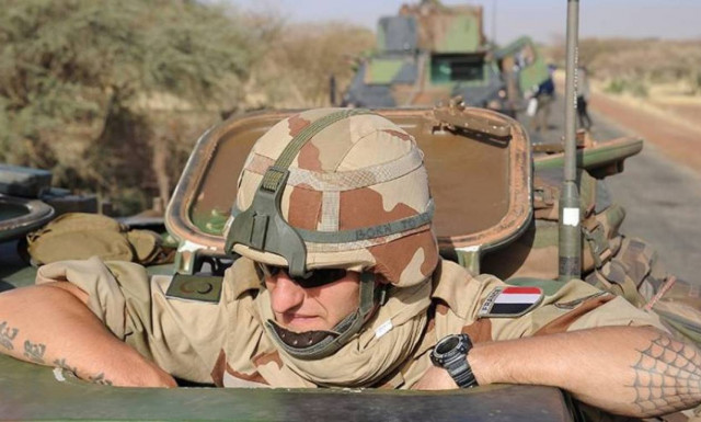 Τατουάζ και piercing θα επιτρέπονται στο στρατό (photo)