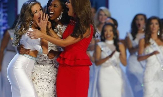 Η ομογενής Βασιλική- Μπέτυ Καντρέλ στέφθηκε Μis America 2016 (pics)