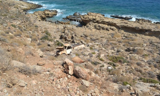 Χανιά: Ακαριαίο θάνατο βρήκε ηλικιωμένος οδηγός μετά από πτώση σε γκρεμό (pics)